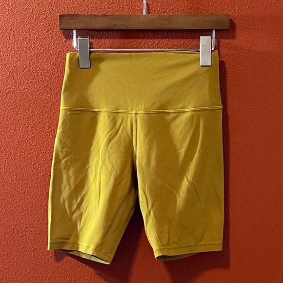 Lululemon Athletica Women’s Align Highrise Mustard Yellow Athletic Shorts - Picture 1 of 6